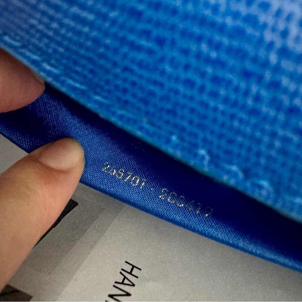 Yves Saint Laurent YSL Electric Blue Leather Y LIGNE Clutch with COA - Picture 4 of 11